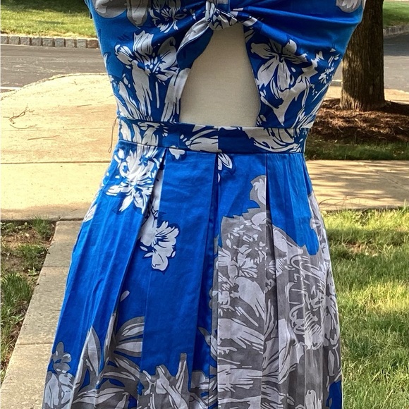 Donna Ricco woman’s blue and gray Hawaiian print dress size 6 adorable~pockets - Picture 3 of 11